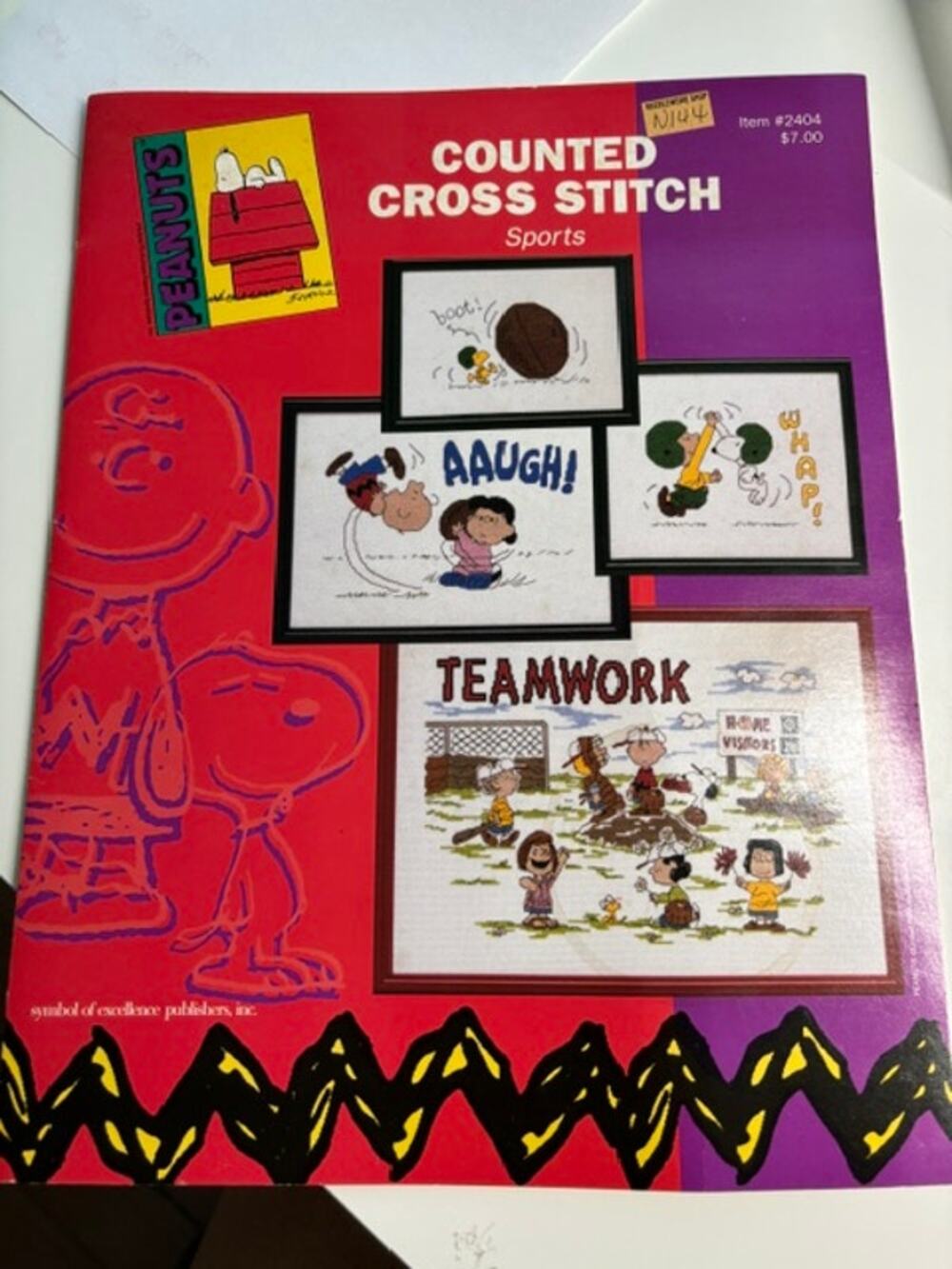 Leisure Arts Peanuts Counted Cross Stitch: Sports #2404
